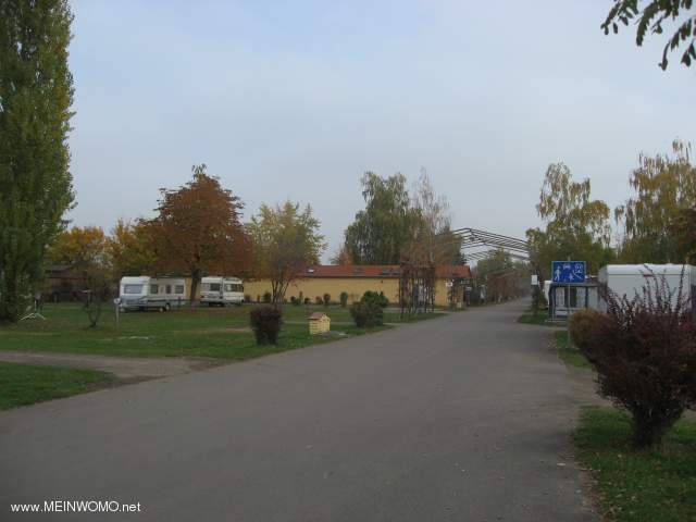  Camping Bad Durkheim, courses after driveway with sanitary facilities
