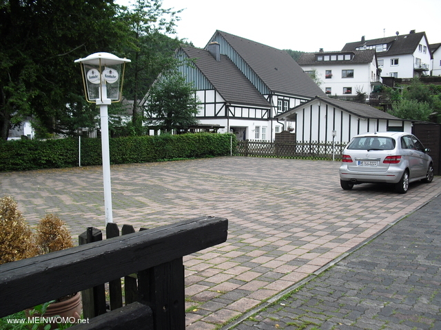 Parkplatz Landgasthof  Lennestadt-Kirchveischede