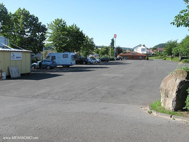Parkplatz Kirchheim (Juni 2011)