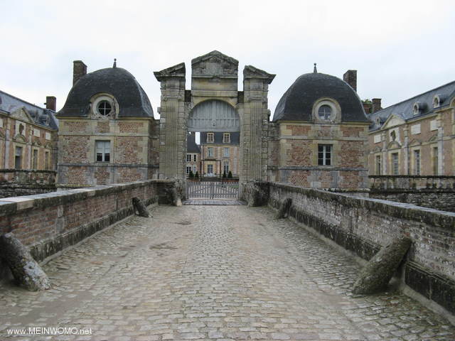 Eingang zum Chateau