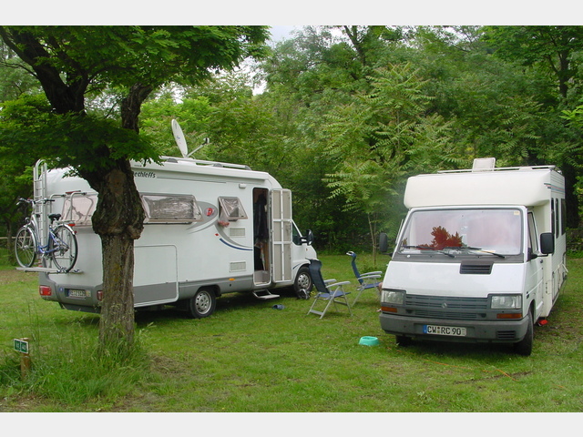 Campingplatz Le Chambourlas bei Les Ollieres sur Eyrieux