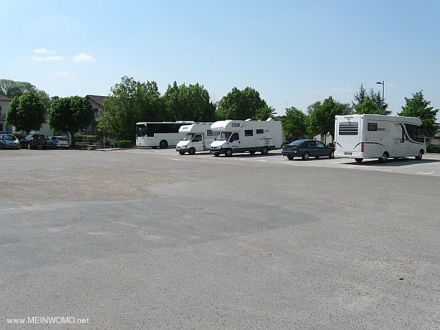  Langres, parking Bel Air (april 2011)
