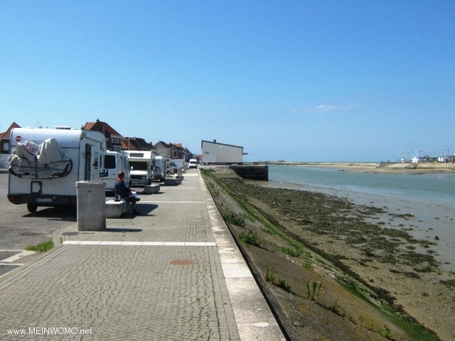  1_Stellplatz dans un parking