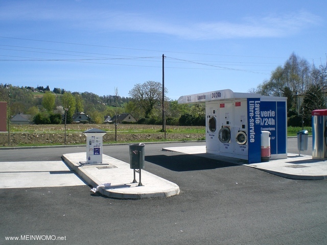  The supply and disposal station