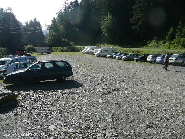  Wanderparkplatz med boende