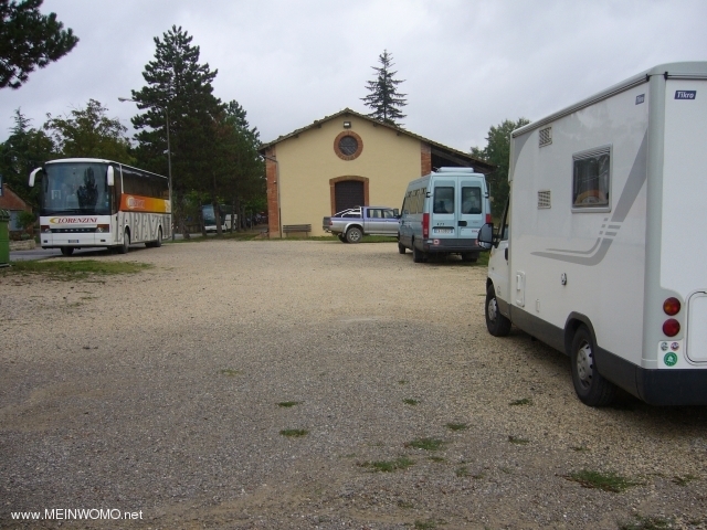  Parkering med boende i San Giovanni d Asso
