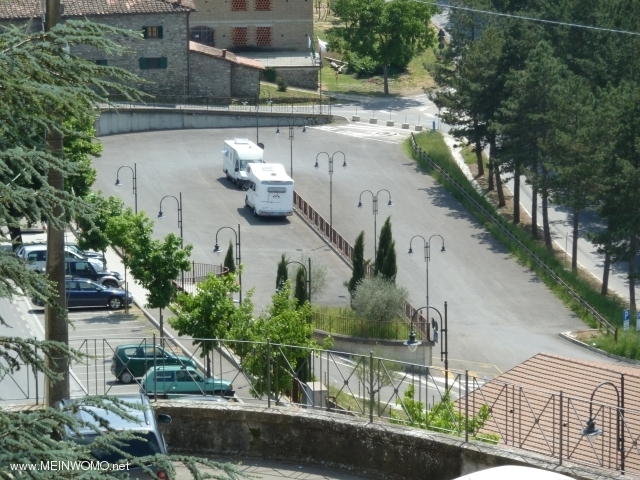  Pitch Poppi (Toscana) - Vista dal sito al Pitch
