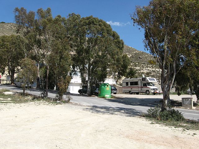  Parking lot behind the restaurant at El Campello (March 2011)