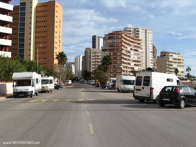  Calpe, Parkmglichkeit an der Avenida de Europa (Dez. 2011) 